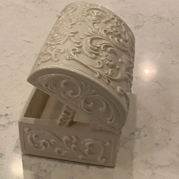 Large white ceramic box